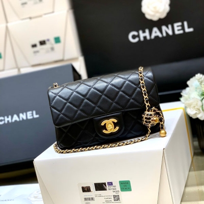 Chanel香奈兒 2023P最新核桃金球 少量到貨啦 只做至尊版本，純原廠系列 獨家原廠方框正品羊皮 24k鍍厚金全鋼五金 成本極高 除了金球不一樣，其他都和老款一樣 1786，17cm 1787，20cm