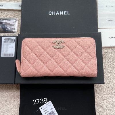 Chanel香奈兒 小香進口義大利顆粒小牛皮 貨號:AP2739 尺寸:w19.5×h10.5×d2cm 顏色：粉色細球紋鑲鑽五金