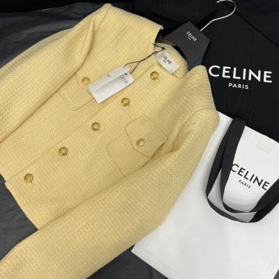 Celine 2023ss 工裝風口袋外套當下最熱門的黃色系 每個小仙女都無法拒絕的快樂 顏值滿分 拍照不要太好看自帶C位濾鏡 飽和度剛剛好超顯膚白 H版型胖瘦都可駕馭 帥氣有型的可愛SML