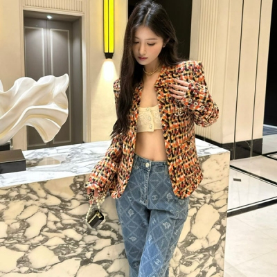 Chanel香奈兒 2023a 彩色編織外套大表姐劉雯同款 時髦精必備單品！質感十足撐起場合的精品好貨 自帶高級感 拼色編織辨識度超高 配送防塵袋 SML