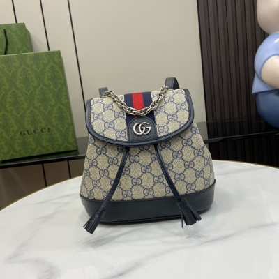 GUCCI古馳 新品 Ophidia系列迷你背包。Ophidia系列融合Gucci傳統精髓與現代設計，匠心呈獻亮眼新作。這款背包採用棕色和白色GG Supreme帆布精心製作，搭配經典織帶設計注入品牌內涵。可調節肩帶更添現代風範。米色和白色