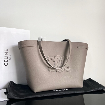 Celine 原廠正品皮 新款CUIR系列 CABAS ANA?S粒面牛皮革手袋，尺寸：54X29.5X15cm，金色飾面，單肩背，1個主隔層，1個內側扁平口袋，1個內側拉鍊口袋