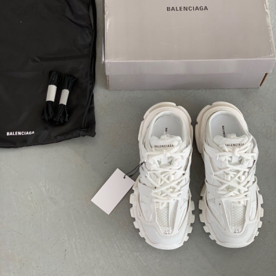 Balenciaga巴黎世家 2021 Balenciga track mule系列半拖 獨家首發！小紅書大爆款 趕緊入手！頂級品質，原版開模，高品質純原版本，配原版全套大盒包裝，從裡到外一切百分百還原官方配置，碾壓市面一切版！Size:3