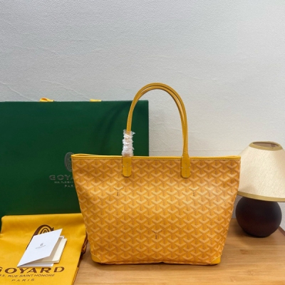 Goyard戈雅 原單貨 獨家包裝 GOyard Artois手提包，採用更為挺括的特殊帆布面料，全縫製拉鍊更突出日常實用性，Artois是唯一一款特有的紅線雙縫合設計，原版購入開發,兩個尺寸，小號:袋口40cm底長30cm高25cm寬14